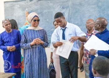 Examens de sortie des écoles professionnelles : la ministre Aminata Kaba lance les épreuves pratiques à l’ENSAC