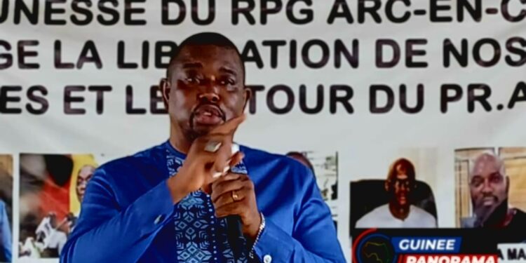 Des militants du RPG Arc-en-ciel lors de l’Assemblée générale au siège du parti à Gbessia/Samedi, 31 août 2024 - Photo : Aly Pires CAMARA - guineepanorama.com