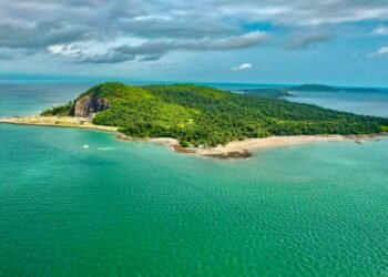 Sécurité maritime : les propriétaires des navires postés sur les rives des Îles de Loos sommés de les enlever
