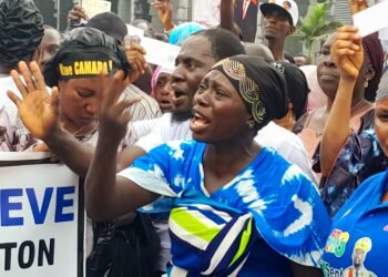 Kaloum : des enseignants contractuels rassemblés devant le palais présidentiel