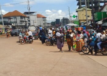 Conakry aux couleurs du drapeau national : la ferveur patriotique enflamme les rues