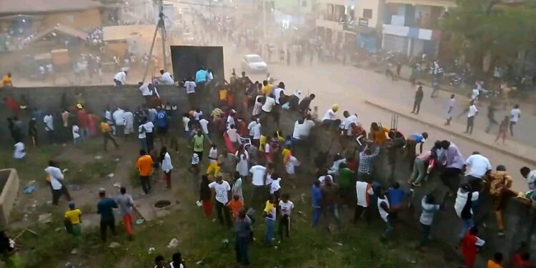 Débandade au Stade préfectoral de N’zérékoré lors de la finale doté du trophée Mamadi Doumbouya/Dimanche, 1er décembre 2024