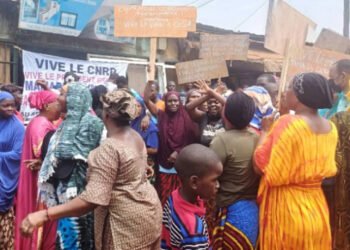 Conakry : les femmes du marché Bantounka manifestent contre la vente de leur espace