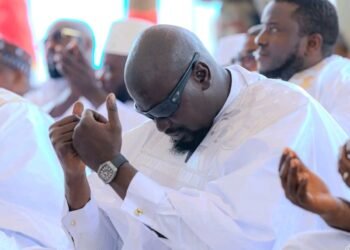 Célébration de l’Aïd el-Fitr : Le Président de la République Son Excellence le Général Mamadi DOUMBOUYA s’acquitte de son devoir religieux au Palais Mohammed V