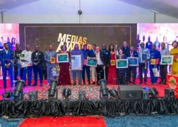 Médias Awards Guinée : Maak’com récompense des journalistes